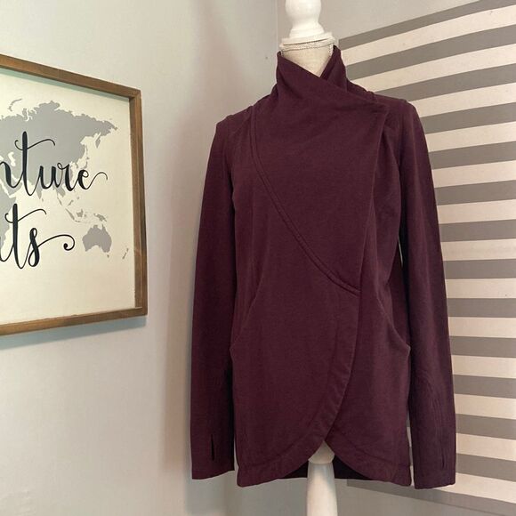 Lululemon Athletica Maroon That's A Wrap Jacket Size 4 - Picture 1 of 10